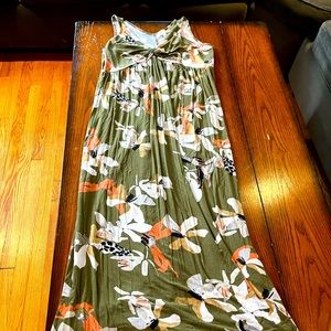 Floral maternity maxi dress